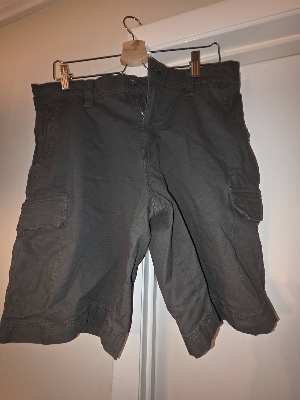 Weatherproof Men's Cargo Shorts in Dark Gray